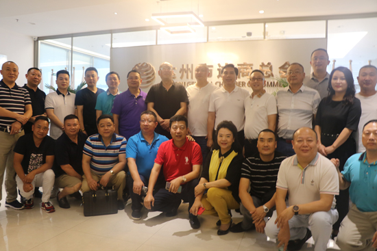 王开庆会长一行在达商总会合影留念.jpg 王开庆会长一行在达商总会合影留念.jpg